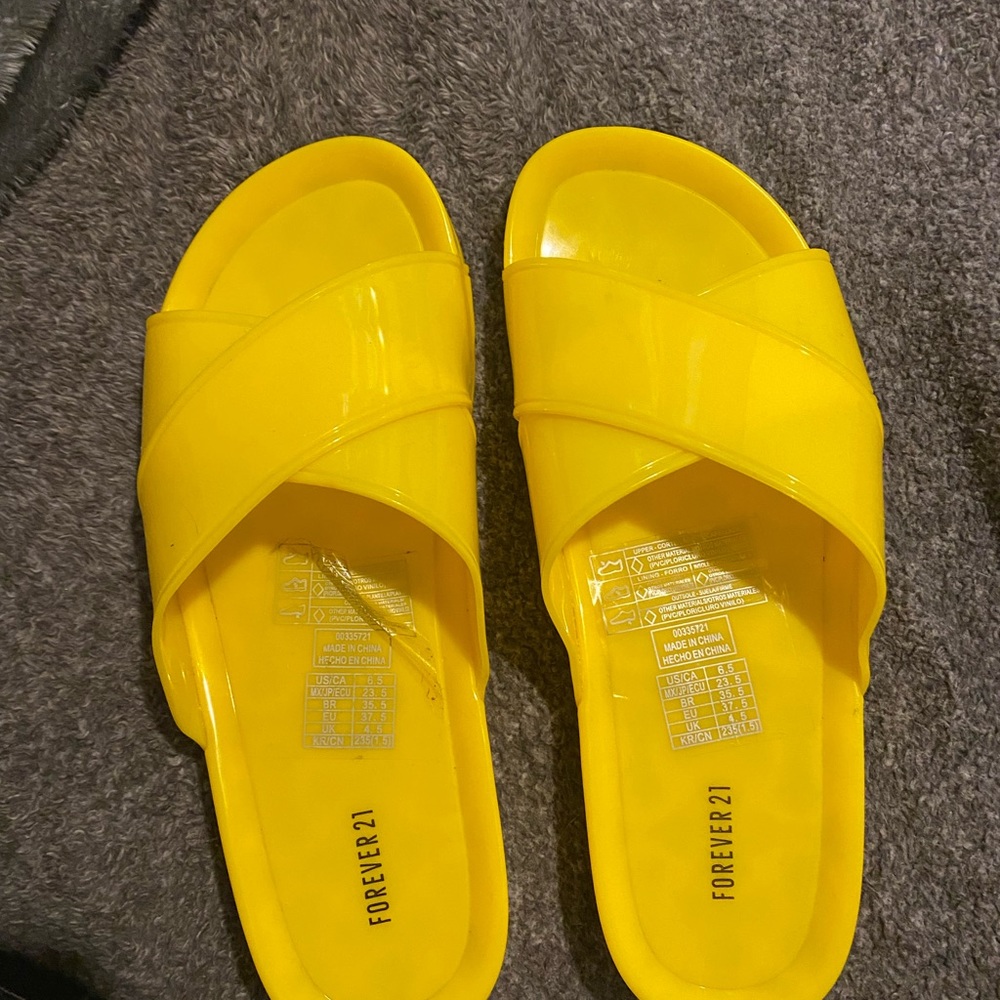 Yellow forever 21 slides